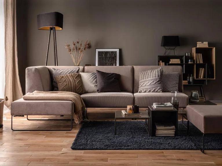 elegancki salon z modułowym wypoczynkiem